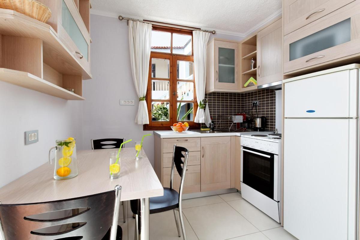 Giorgi'S Blue Apartments Калатас Екстериор снимка
