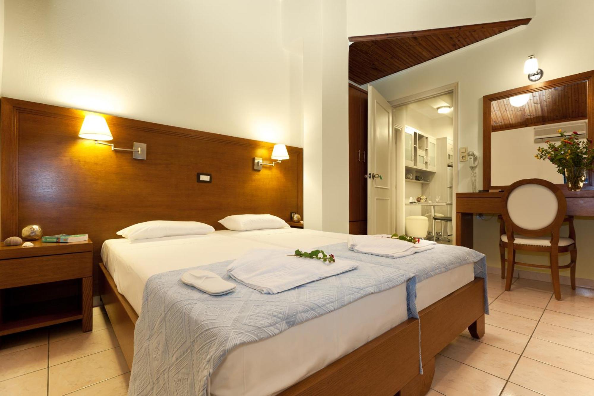 Giorgi'S Blue Apartments Калатас Екстериор снимка