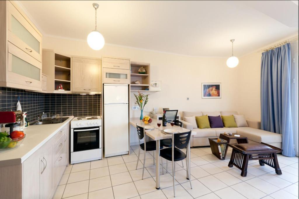 Giorgi'S Blue Apartments Калатас Екстериор снимка